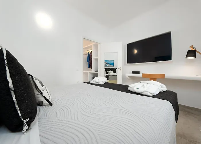 Amaze Suites